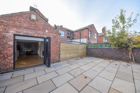 1 bedroom in a house share to rent - Photo 2