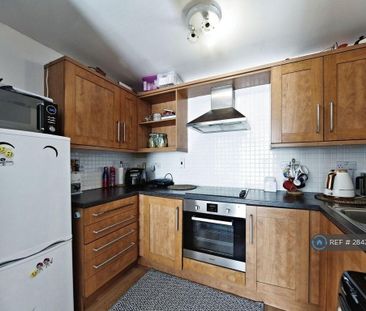 2 bedroom flat to rent - Photo 6