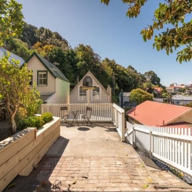 Charming Cottage in Thorndon – Walk to CBD & Botanic Gardens! - Photo 1