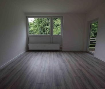 !!! Zum Einzug bereit! Renovierte 3-Raumwohnung mit Wanne und Balko... - Foto 1