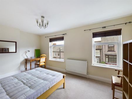 3 bedroom private hall to rent - Photo 5