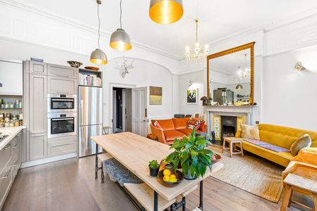 1 Bed Flat, St Michaels Place, BN1 - Photo 3