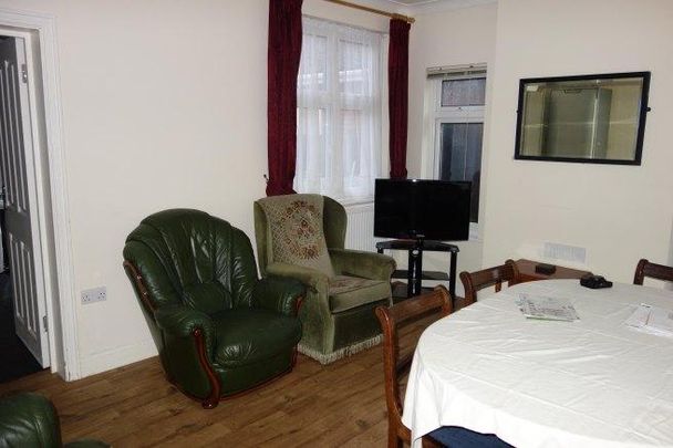 5 bedroom house share to rent - Photo 1