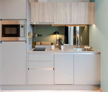 Clarence House - Photo 1