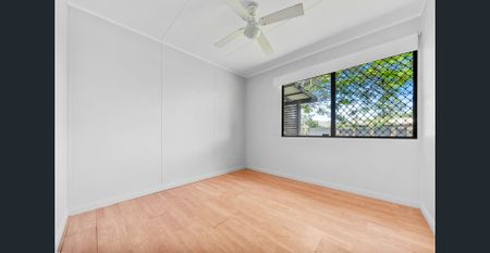 Modern Family Retreat In Boronia Heights - Photo 3