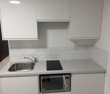 Studio to rent - Photo 1