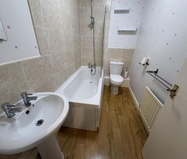 2 bedroom terraced house to rent - Photo 4