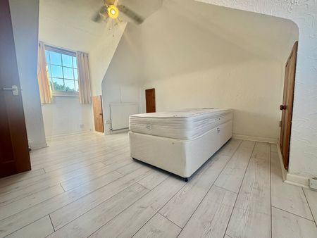 4 bedroom bungalow to rent - Photo 5