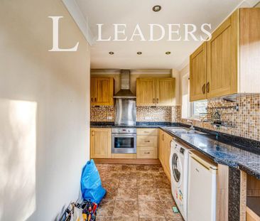 2 bedroom flat to rent - Photo 3