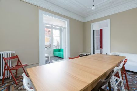 Ronda de Sant Pere, Barcelona, Catalonia 08010 - Foto 3