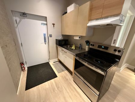 For Lease - 1926 Gerrard Street, Toronto, Ontario - Photo 5