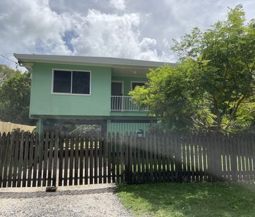 Very quaint highset home with airconditioning - Photo 1