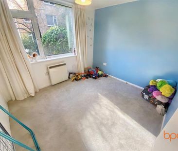 3 bedroom flat to rent - Photo 4