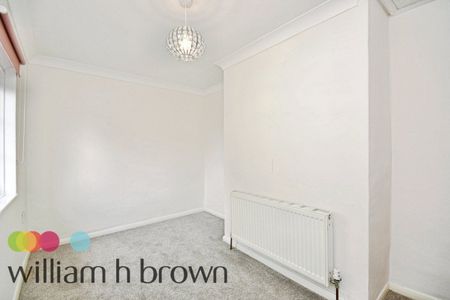 High Street - Photo 3