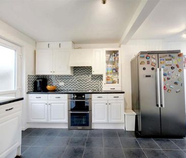 3 bedroom terraced house to rent - Photo 2