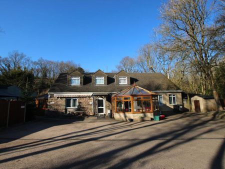 Located in Hambrook is this unique, one of a kind property with 13 bedrooms available for individual student let for September 2025 - Photo 5