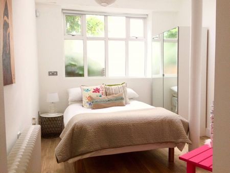 2 Bed Flat, Adelaide Crescent, BN3 - Photo 4