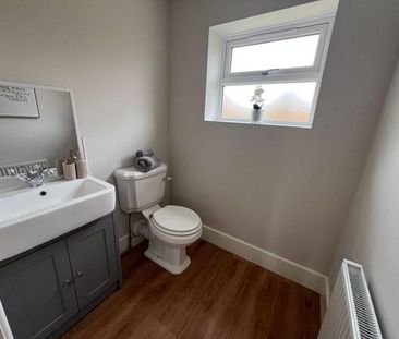 3 bedroom bungalow to rent - Photo 1