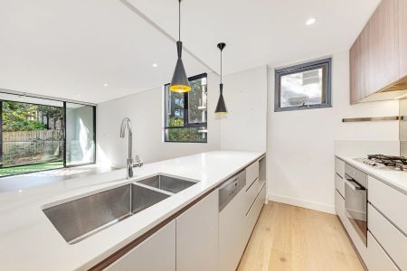 Oversized Three Bedroom Apartment with North Facing Balcony - Photo 3