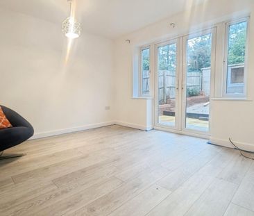 2 bedroom House To Let - Photo 2