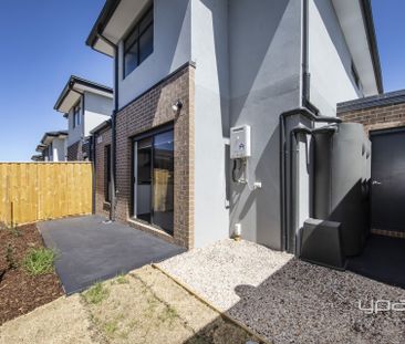 75 Fuchsia Drive, Rockbank - Photo 6