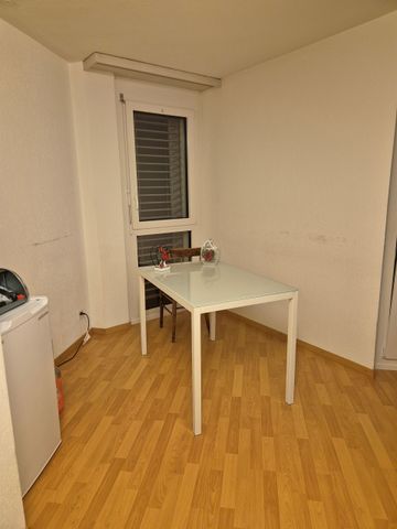 Living in the best location! - Photo 2