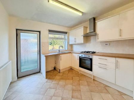 2 bedroom detached bungalow to rent - Photo 5