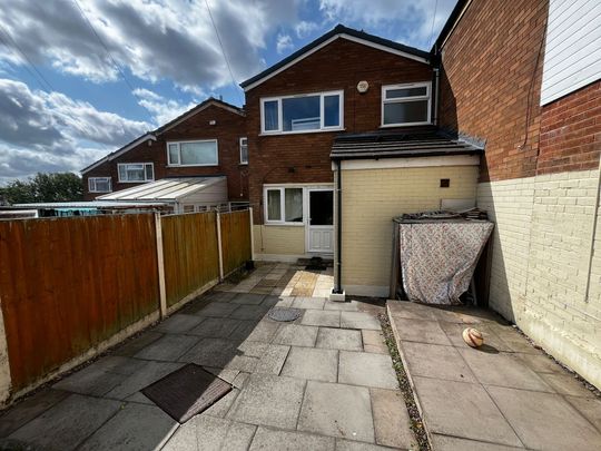 Silverton Heights, Smethwick, B67 - Photo 1