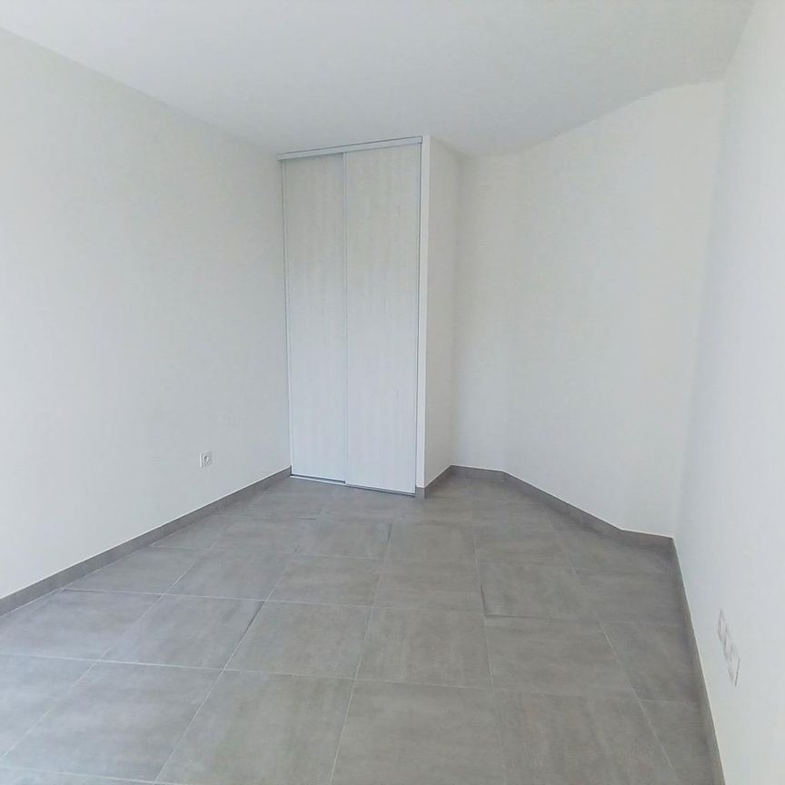 location Appartement T2 DE 44.95m² À MARSEILLE - Photo 1