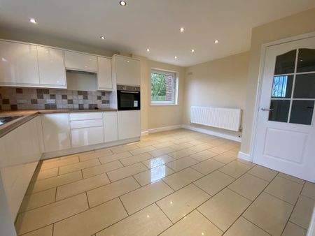 3 bedroom detached house to rent - Photo 4