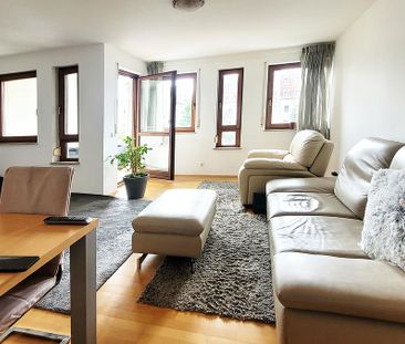 Sonnige Wohnung mit Balkon, Stellplatz und Einbauküche in Top-Lage! - Foto 1