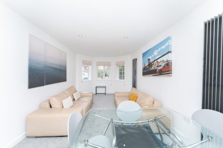 2 bedroom apartment to rent - Photo 3