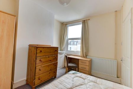 6 bedroom house to rent - Photo 3