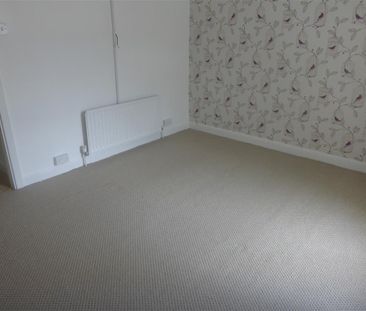 Penydre, NEATH - Photo 4