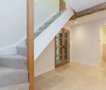 Long Hanborough - Photo 3