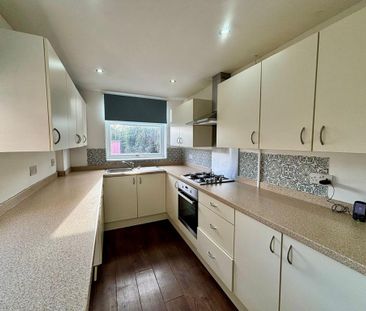 3 bedroom semi-detached house to rent - Photo 6