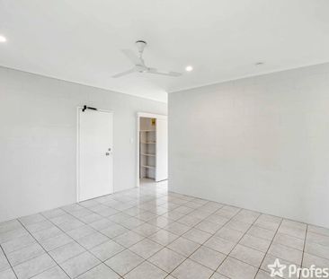 Spacious 2 bedroom unit minutes from the Cairns CBD - Photo 3