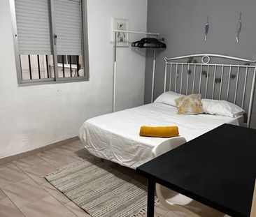 Calle Martínez Maldonado, Málaga, Andalusia 29010 - Photo 5