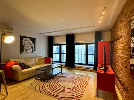 Superbe Condo situé dans le vieux-Montréal, complètement meublé et tout inclus. - Photo 3
