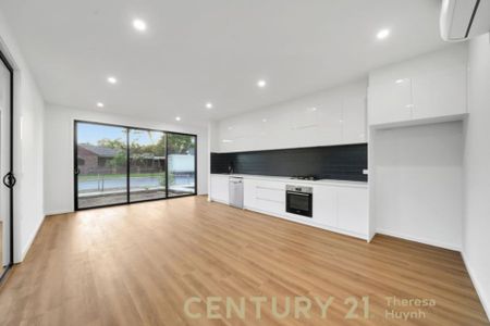 For Rent&colon; Brand New House in Springvale Area - Photo 2