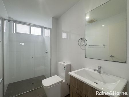 Convenient Location - Photo 3