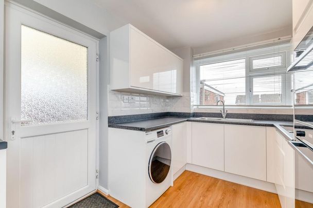 3 bedroom semi-detached house to rent - Photo 1