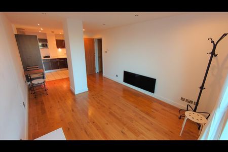 2 Bed Flat, Albert Embankment, SE1 - Photo 2