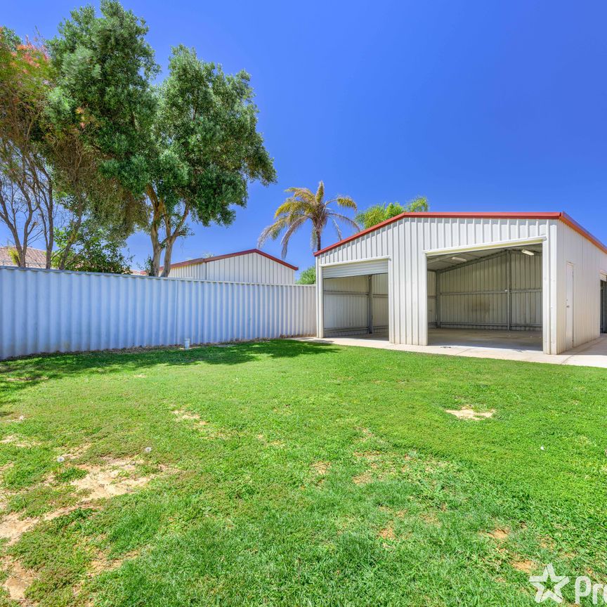 13 Teakdale Close, Safety Bay WA 6169 - Photo 1