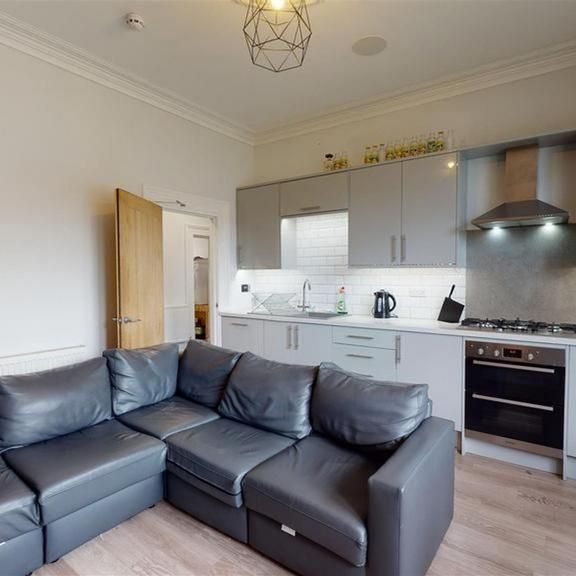 4 bedroom house to rent - Photo 1