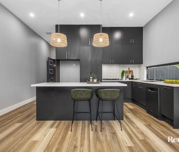 STYLISH LIFESTYLE ENTERTAINER - Photo 3