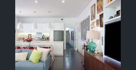 Palatial 3 bedroom home with pool a short walk from the beach - $3,000 a week fully furnished - Photo 5