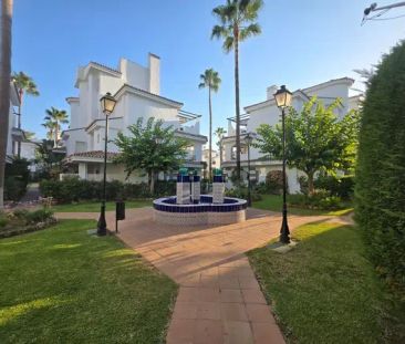 Alquiler de piso en Urbanización Los Naranjos de Marbella - Photo 4