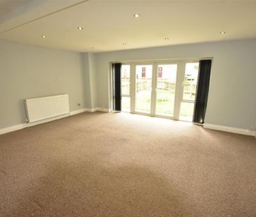 3 bedroom property to rent - Photo 1