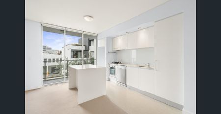 TWO LEVEL TWO BEDROOM SUN DRENCHED APARTMENT - Photo 4